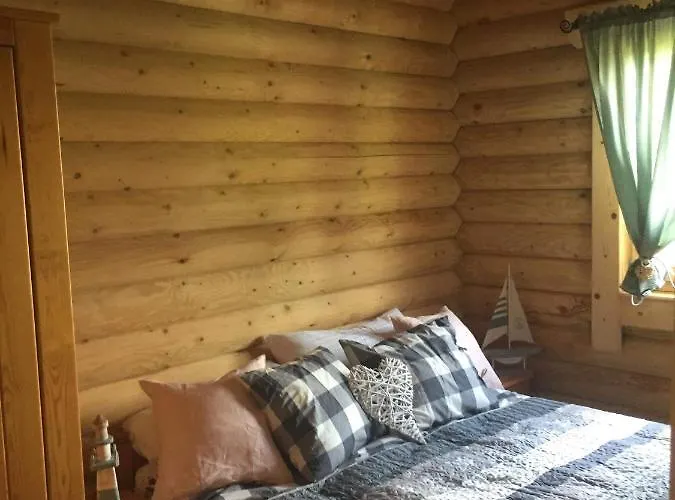 Villa Ház A Tónál / The Lake House Balatonszarszo