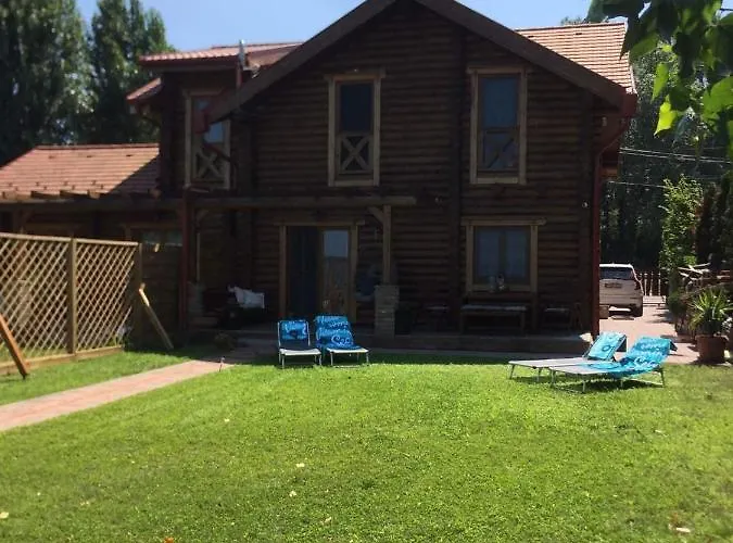 Ház A Tónál / The Lake House Villa *